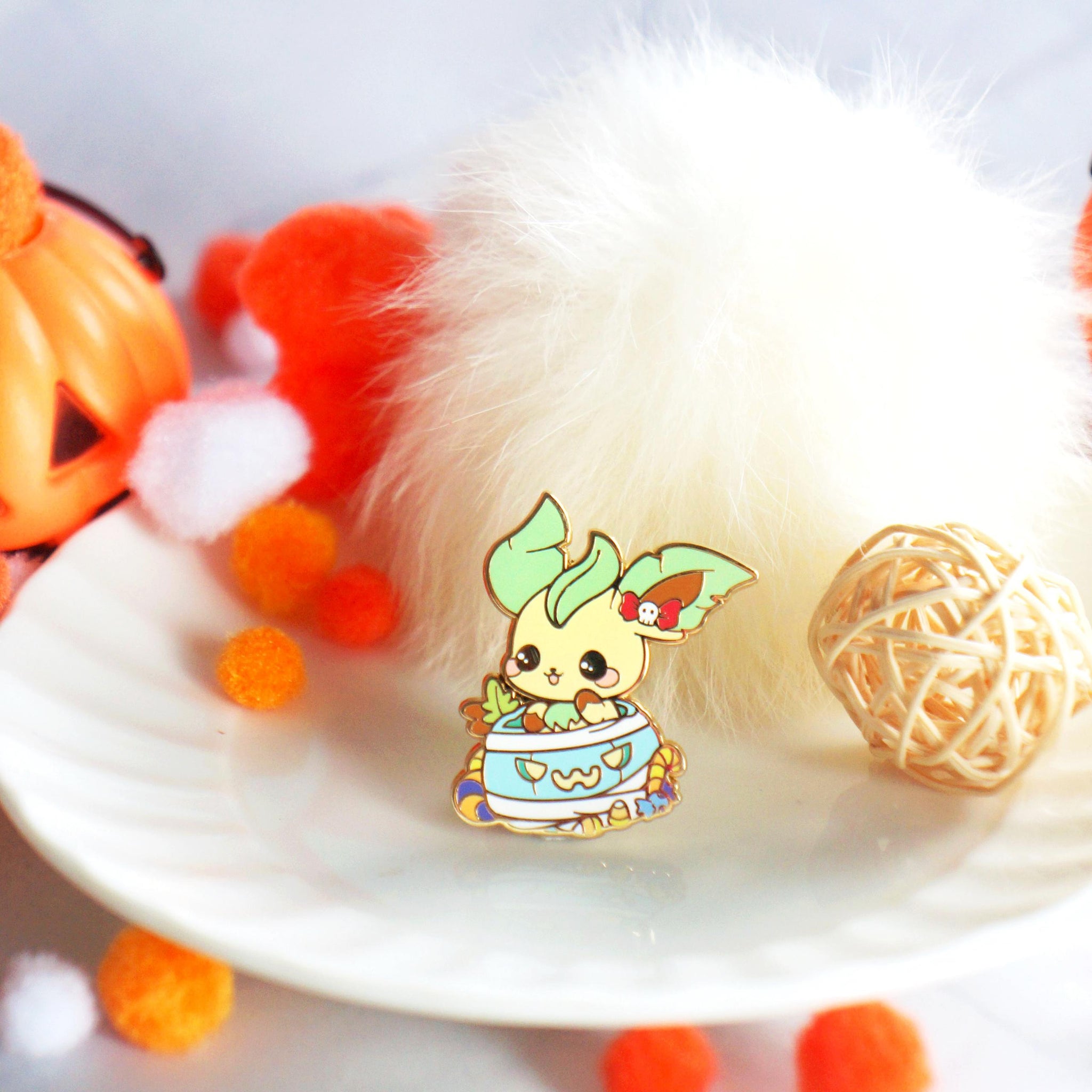 Halloween - Leafeon Pumpkin Enamel Pin