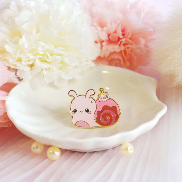 Snaily Cafe - Strawberry Cake Snail Enamel Pin